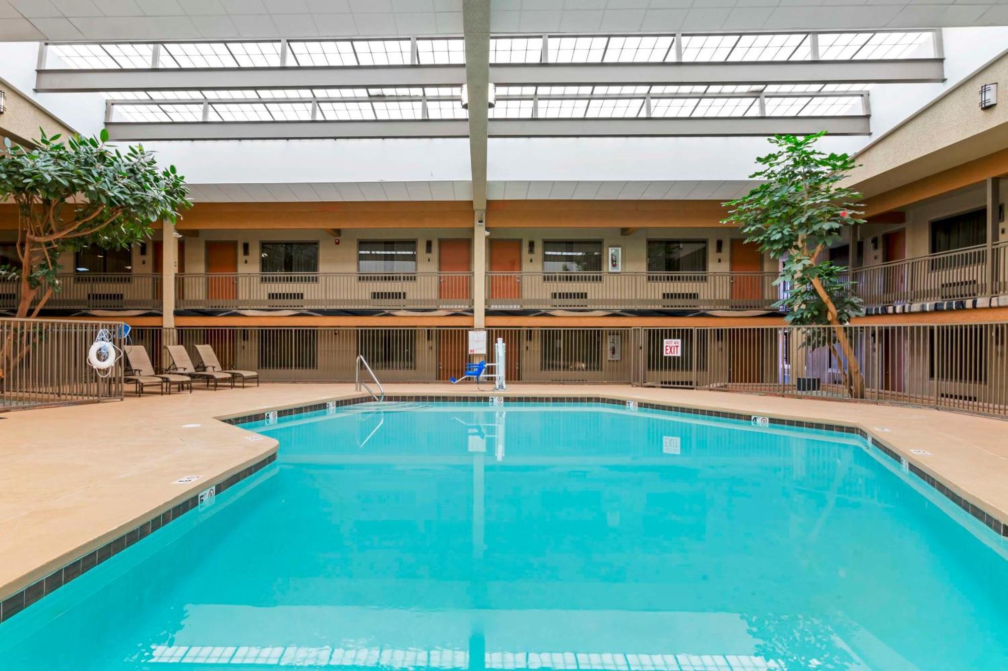 Best Western Plus Raton Hotel Eksteriør bilde